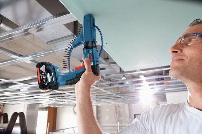 Bosch GSR 18 V-EC TE Akülü Vidalama 2 x 4,0 Ah