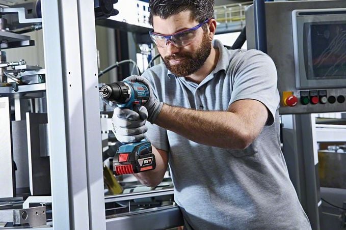 Bosch GSR 18 V-EC Akülü Vidalama 2 x 4,0 Ah